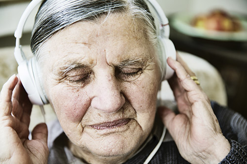 Try Music Therapy for Your Memory Care Loved One - Cartersville, GA